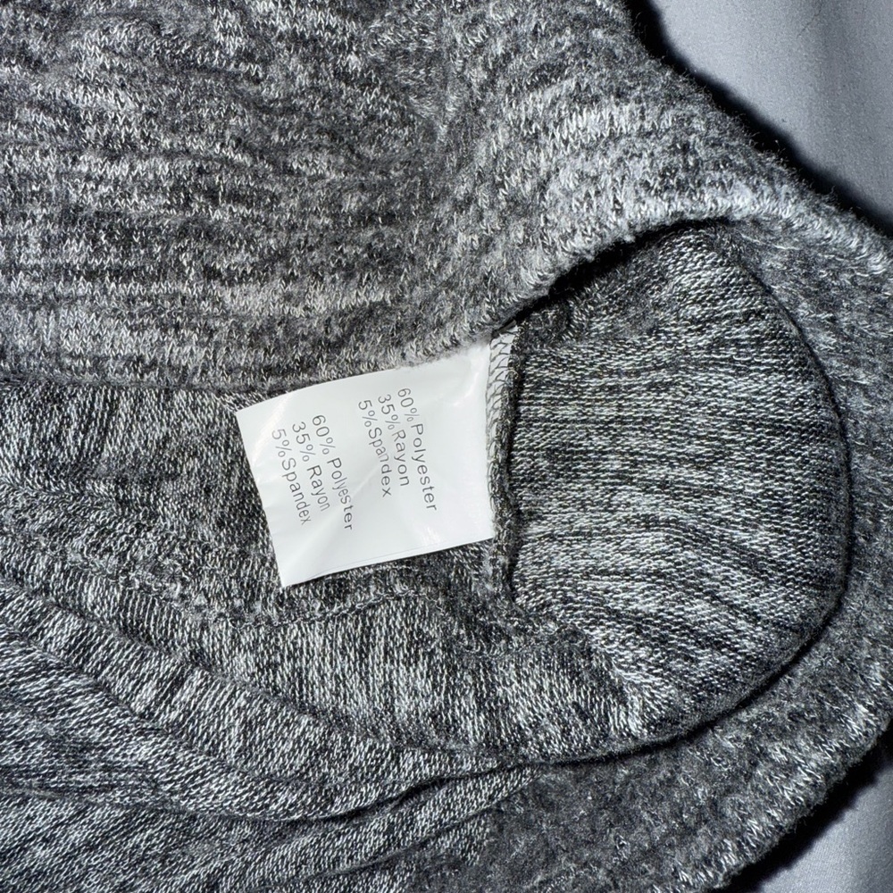 Aamikast Gray Button Up Pajama Set Size Large - Picture 9 of 10